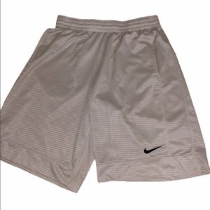 MENS NIKE BASKETBALL SHORTS *LIKE NEW